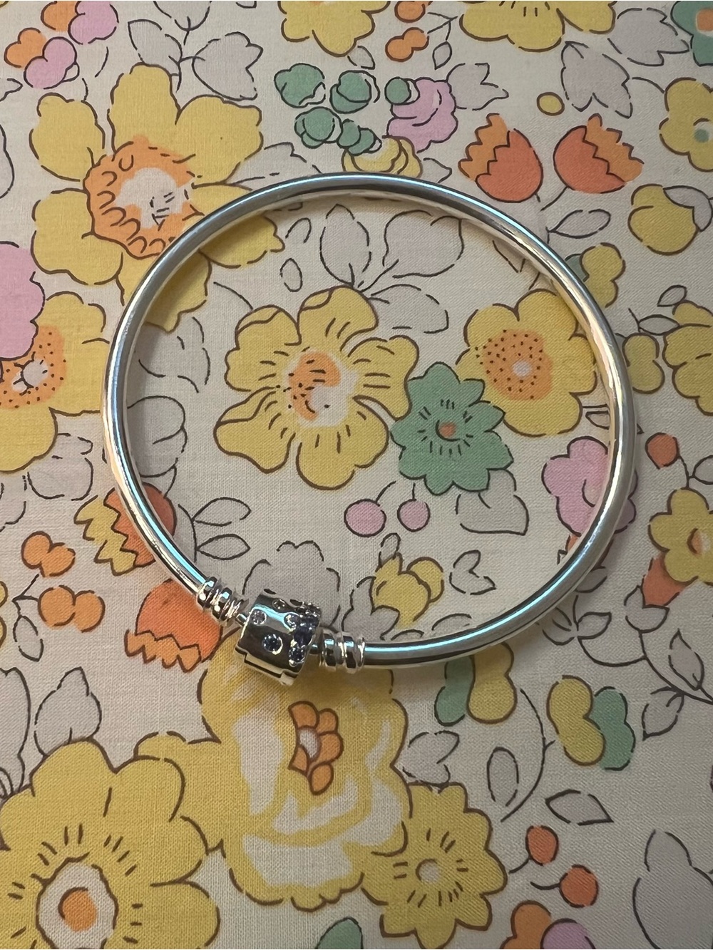Pandora Sparkling Barrel Clasp Bangle